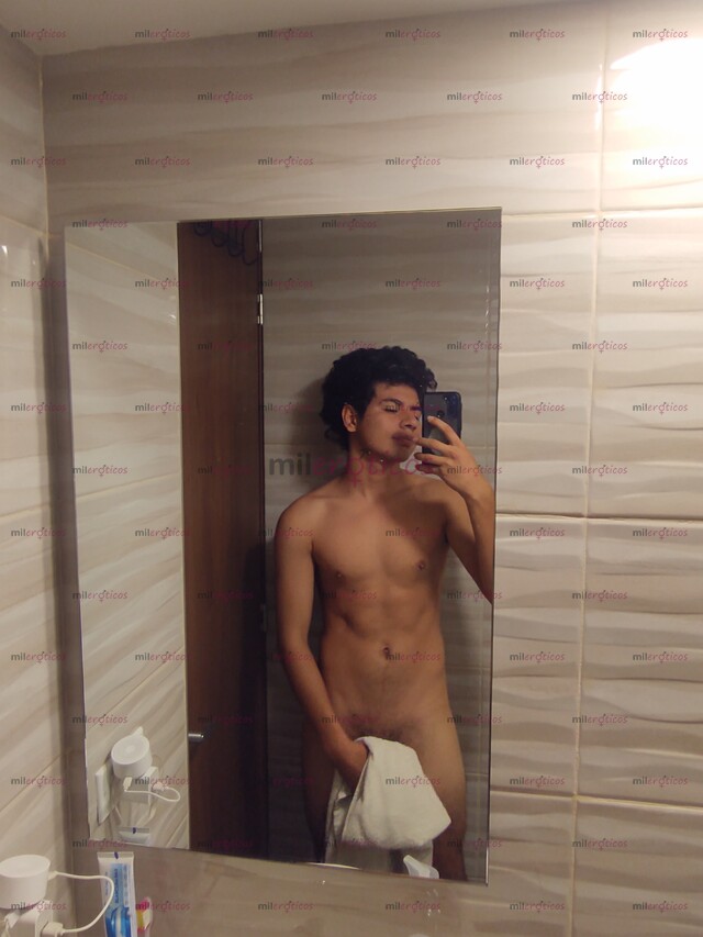 FOTOS DE JOVEN UNIVERSITARIO INDEPENDIENTE, ABIERTO A NUEVAS EXPERIENCIAS