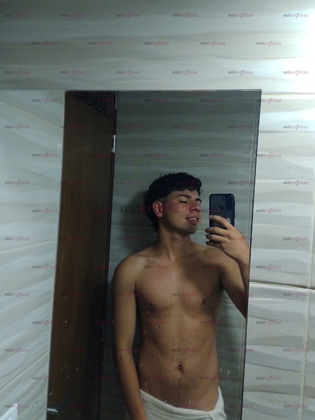 FOTOS DE JOVEN UNIVERSITARIO INDEPENDIENTE, ABIERTO A NUEVAS EXPERIENCIAS