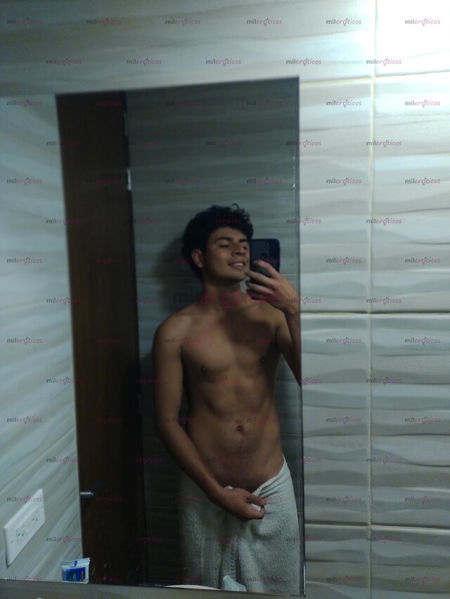 FOTOS DE JOVEN UNIVERSITARIO INDEPENDIENTE, ABIERTO A NUEVAS EXPERIENCIAS