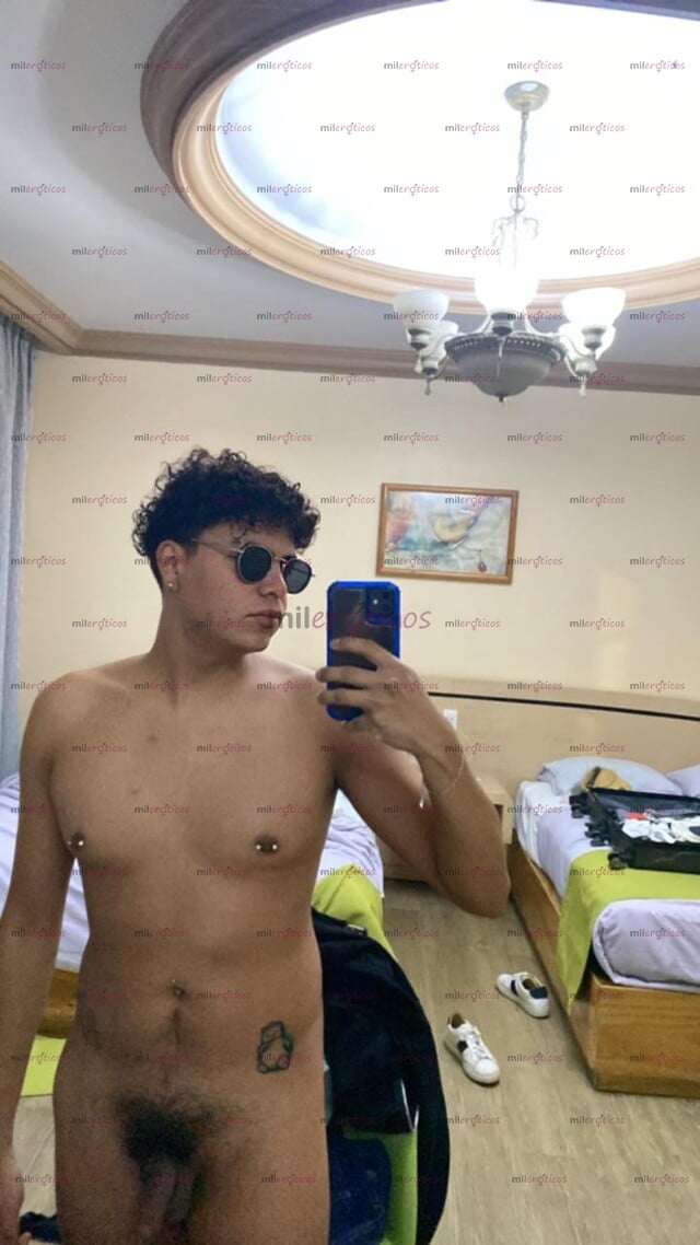 FOTOS DE JOVEN DE 23 AÑOS LISTO PARA DAR PLACER.