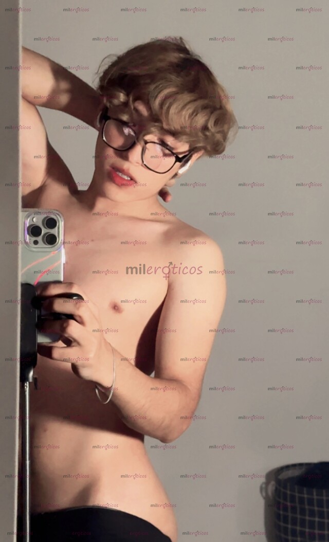 FOTOS DE JOVENCITO DE LENTES, TWINK, COMPLACIENTE Y SEXY
