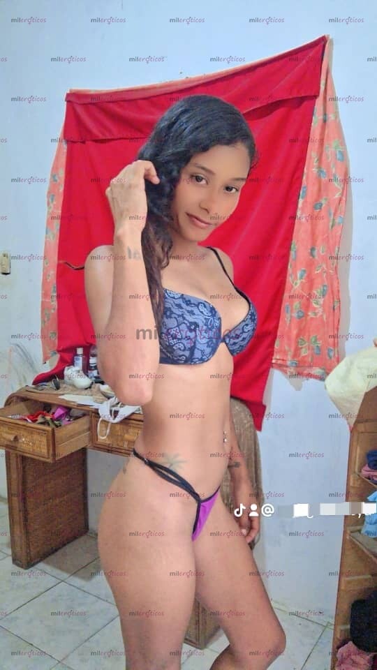 FOTOS DE SOY UNA PUTICA FLACA Y HERMOSA CON MUCHAS GANAS DE SENTIR TU PENE EN MI VAGINA
