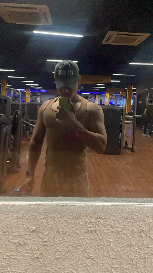 FOTOS DE JOVEN MASCULINO LISTO PARA DARTE VERGA A TOPE, SOY MUY HOT.