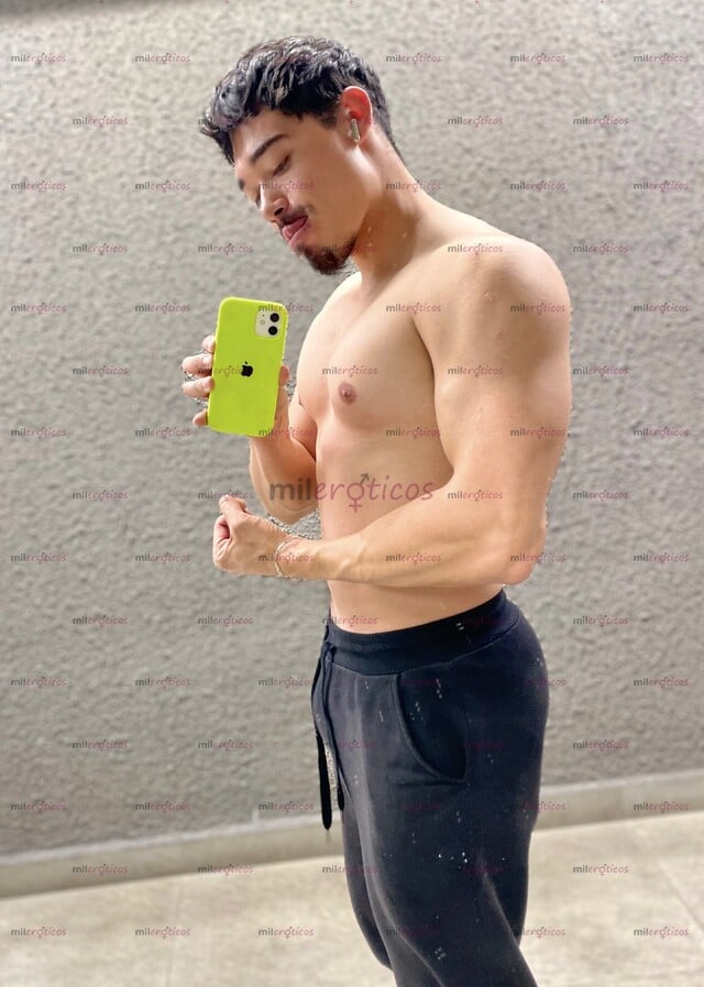 FOTOS DE JOVEN MASCULINO LISTO PARA DARTE VERGA A TOPE, SOY MUY HOT.