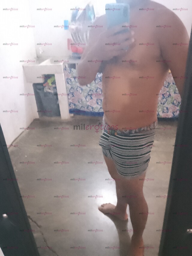 FOTOS DE MORENO CALIENTE CON GANAS DE PASARLA RICO Y COMPLACER TODAS SUS FANTASÍAS