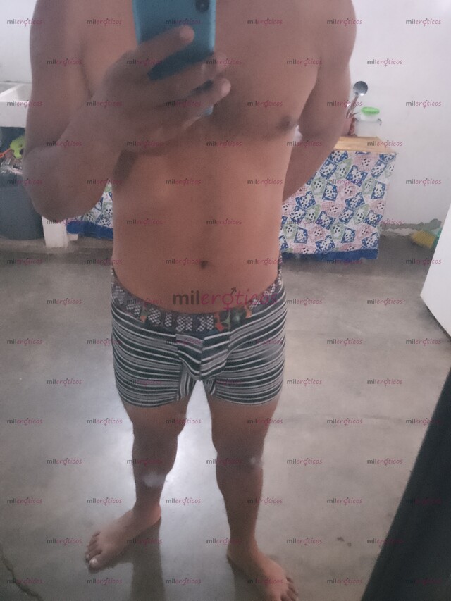 FOTOS DE MORENO CALIENTE CON GANAS DE PASARLA RICO Y COMPLACER TODAS SUS FANTASÍAS