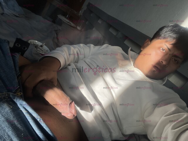 FOTOS DE JOVEN VARONIL CON MUCHA ENERGIA DE PASO EN TU CD;)