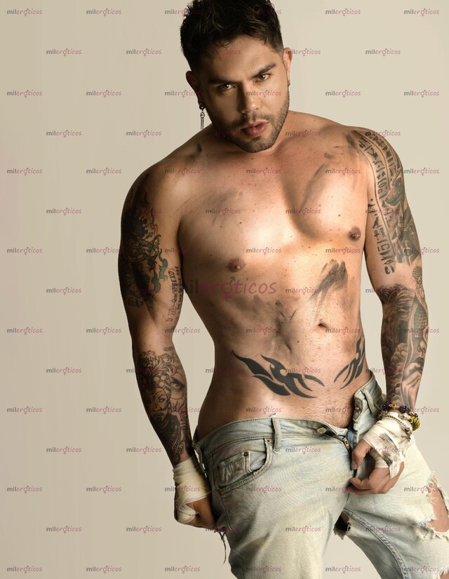 FOTOS DE FIESTERO, TATUADO , CALIENTE Y COMPLACIENTE.