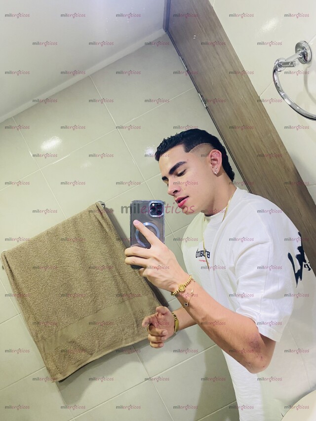 FOTOS DE COLOMBIANO DOTADO CALIENTE CON GANAS DE FOLLAR Y PASARLA RICO