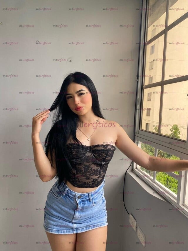 FOTOS DE HERMOSA PELI NEGRA COLOMBIANA JOVEN NUEVA EN LA PÁGINA