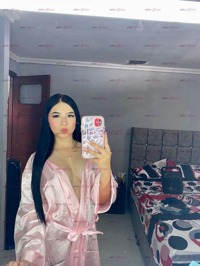 FOTOS DE HERMOSA PELI NEGRA COLOMBIANA JOVEN NUEVA EN LA PÁGINA
