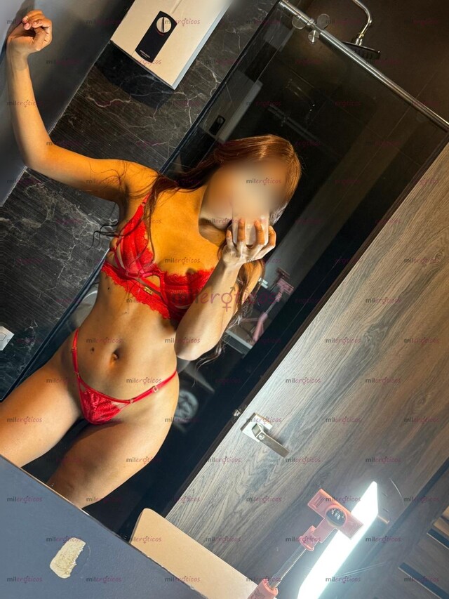 FOTOS DE LUCIANA ELEGANTE JOVEN COSTEÑA MORENA PIEL CANELA