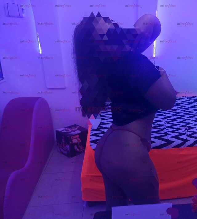 FOTOS DE LA MORENA CON CULO RICO! MOJADITA PARA TI