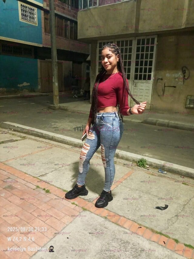FOTOS DE MI NOMBRE ES SABRINA CHICA VENEZOLANA CALIENTE QUE LE ENCANTA LA ADRENALINA