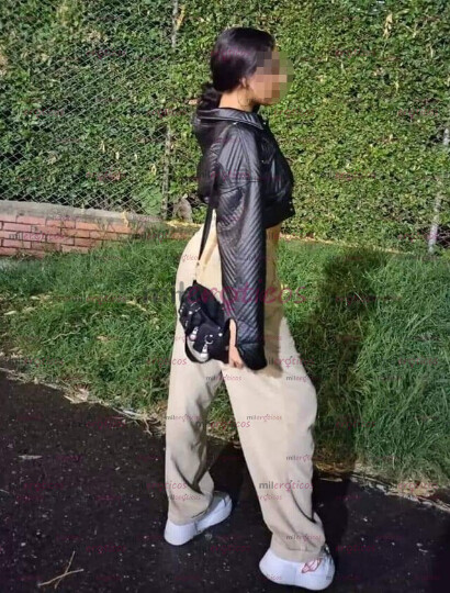 FOTOS DE ESBELTA MORENITA TATUADA Y LLENA DE PASIÓN PARA RECARGARTE