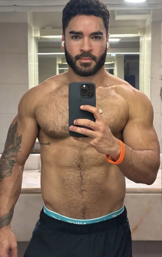 Eu sou o felipe garcia prazer 27 anos22 cm dote181 de altura84 kg vim para te surpreender farei o possivel para que voce se sinta tranquilo e a vontad...