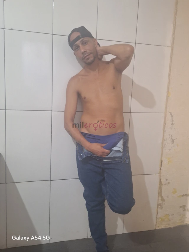 Olhar firme pegada segura e mente aberta para realizar desejos sei conduzir provocar e fazer voce perder o controle na hora certa carinhoso quando ped...