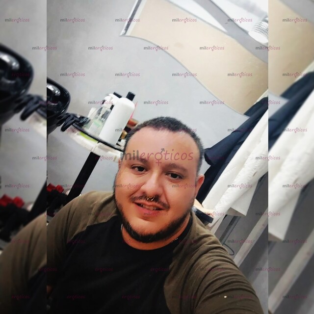 FOTOS DE CON LUGAR. OSO ÍNTER CON VERGA GRUESA Y PELUDA.