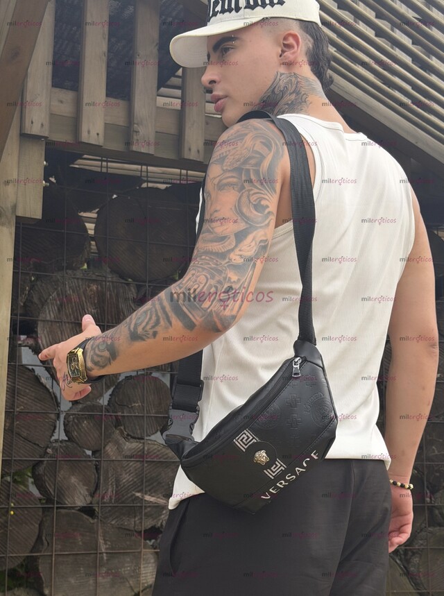 FOTOS DE POLLO SERIO RESERVADO Y TATUADO LISTO PARA COMPLACERTE