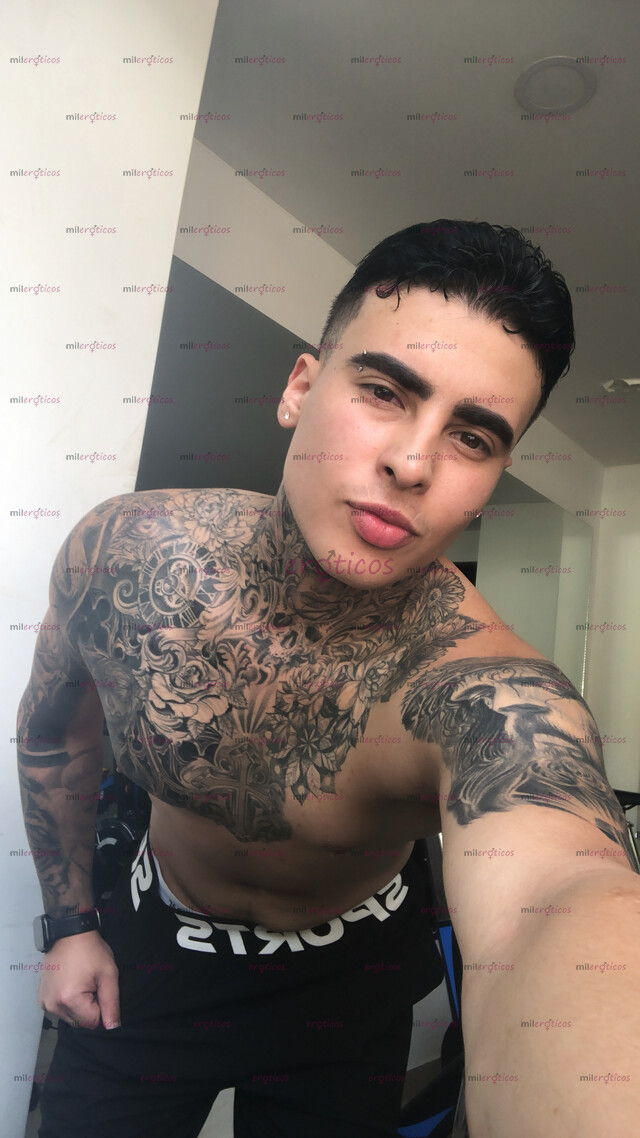 FOTOS DE POLLO SERIO RESERVADO Y TATUADO LISTO PARA COMPLACERTE