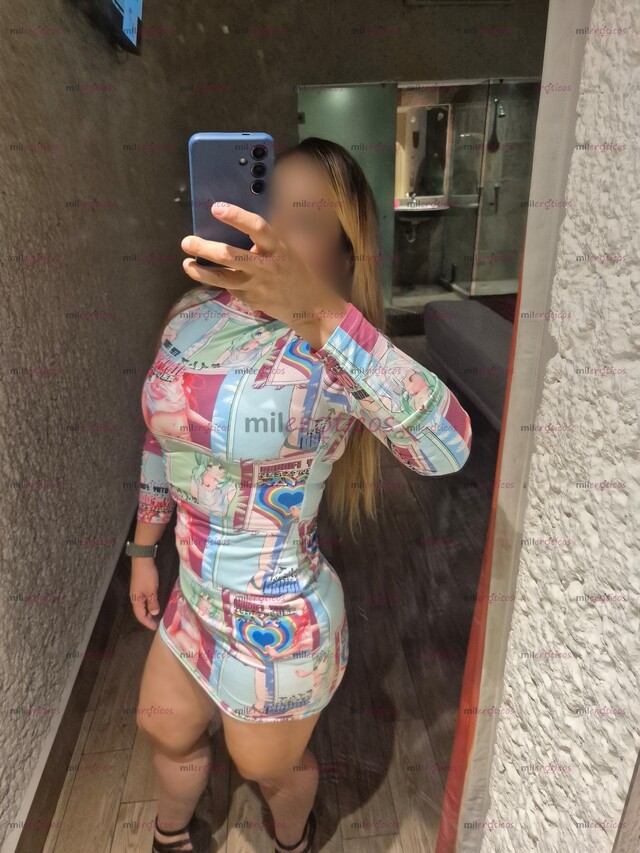 FOTOS DE FOTOS RECIEN TOMADAS EN EL MARINA DRIVE. DELGADA CULONA Y TETONA