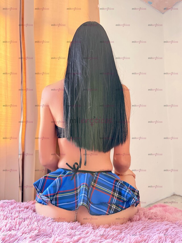 FOTOS DE LIZ HERMOSA Y CARISMÁTICA CHICA PETIT, SENSUAL Y ATREVIDA