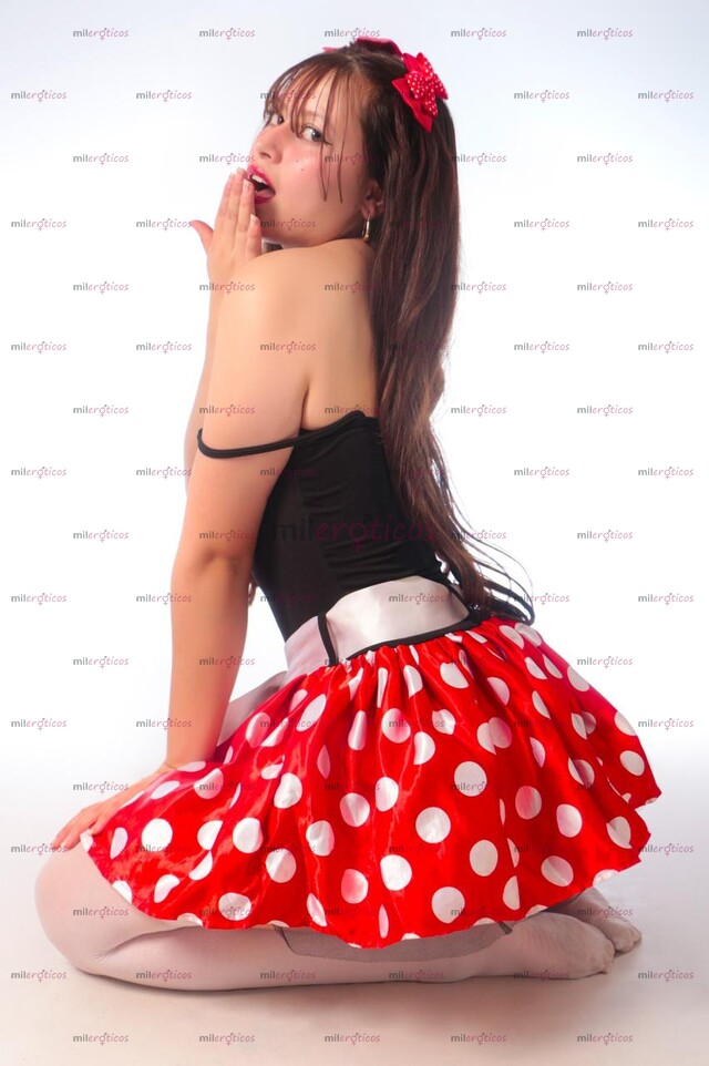 FOTOS DE LINDA MONA JOVEN, DE SENOS MEDIANOS Y COLA GRANDE DESDE 10K