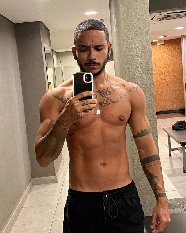 Acompanhante para homens que curtem boa companhia conversa facil e um clima gostoso gosto de deixar tudo leve sem pressa e sem tensao a ideia e curtir...