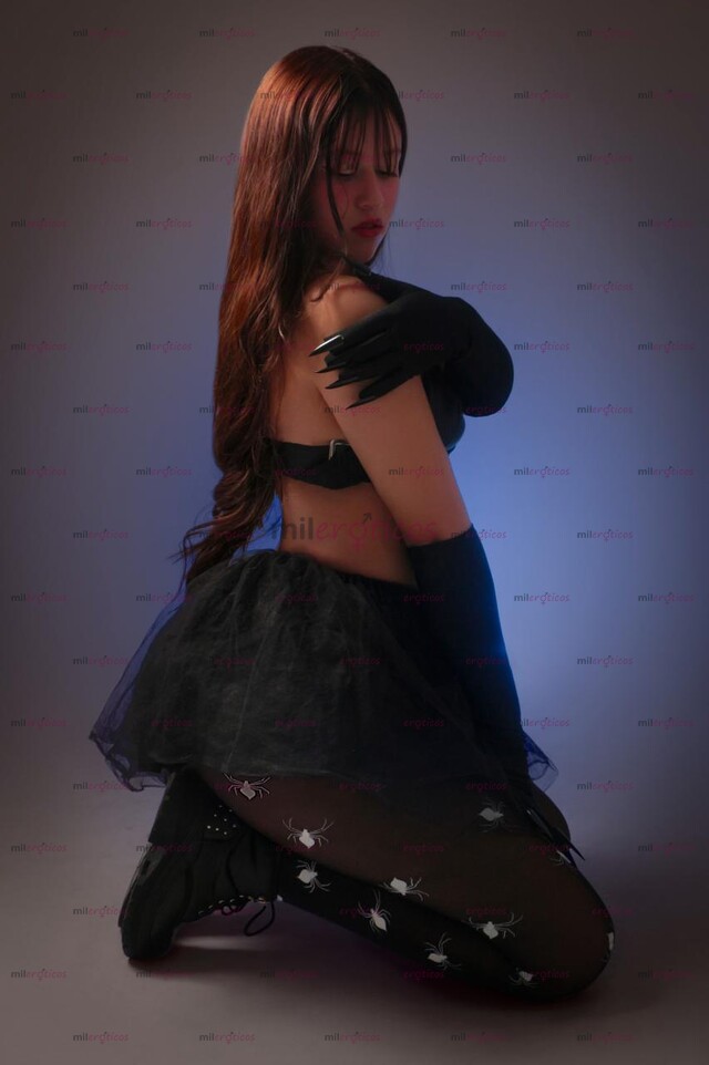 FOTOS DE LINDA MONA JOVEN, DE SENOS MEDIANOS Y COLA GRANDE DESDE 10K