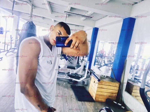 FOTOS DE HOMBRE MUSCULOSO .MARCADO.ATRACTIVO Y BIEN DOTADO..