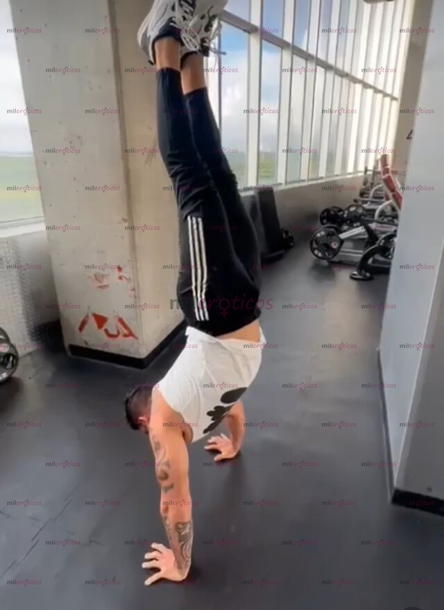 FOTOS DE CUBANO BIEN DOTADO 100% REAL LÁMAME Y PASEMOS UN RATO AGRADABLE