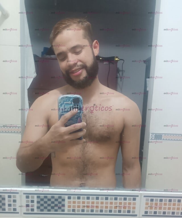 FOTOS DE JOVEN DEPORTISTA CARISMÁTICO Y SEDUCTOR CARIÑOSO Y COMPLACIENTE