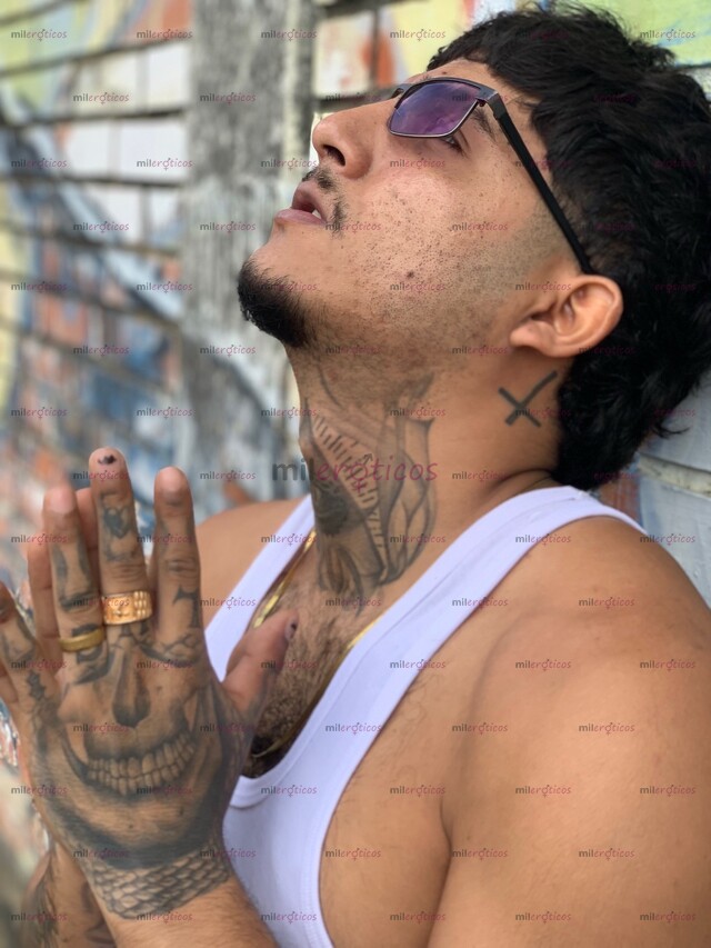 FOTOS DE HOLA MI NOMBRE ES DANIEL. TENGO 24 AÑOS OSO VERGON ! DE PASO
