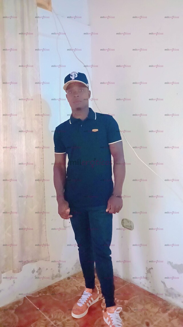 FOTOS DE MUCHOS GUSTO DIDIER A TUS ÓRDENES HOMBRE CALIENTE