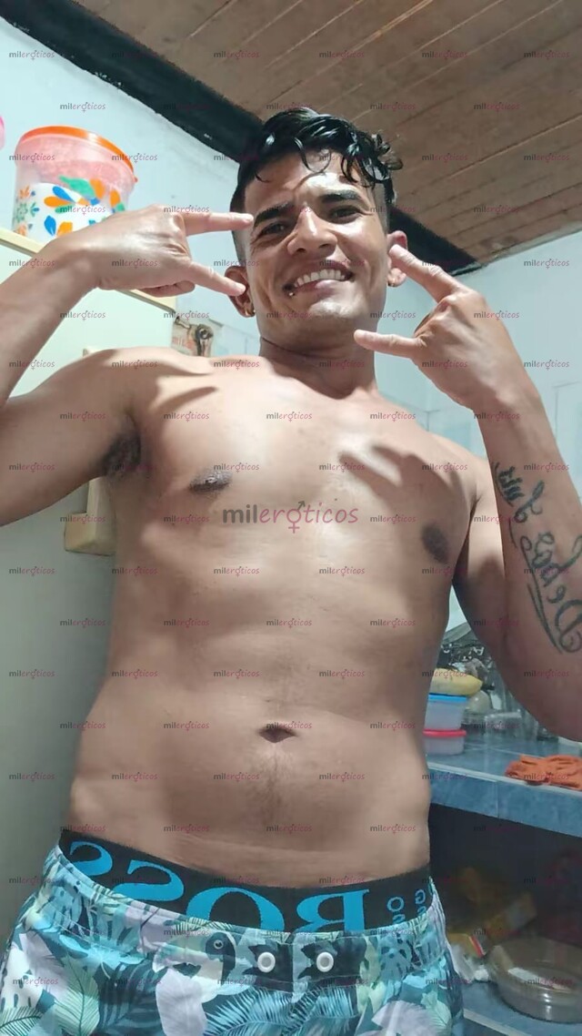 FOTOS DE CHICO VERSÁTIL CON GANAS DE CULO Y VERGA