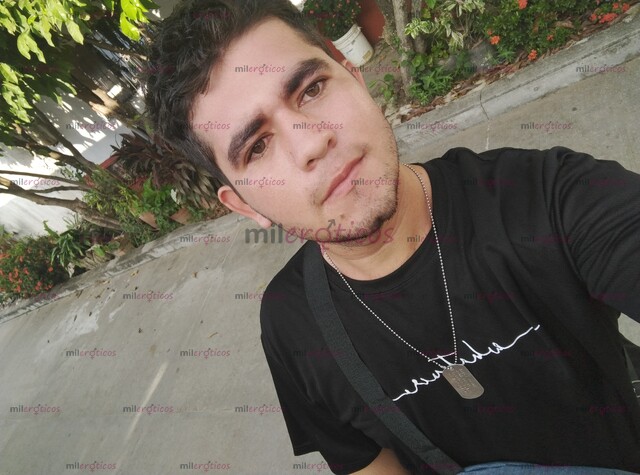 FOTOS DE TENGO 22 AÑOS, SOY FULL ACTIVO, ME MIDE 15 CM, PESO 89 KILOS