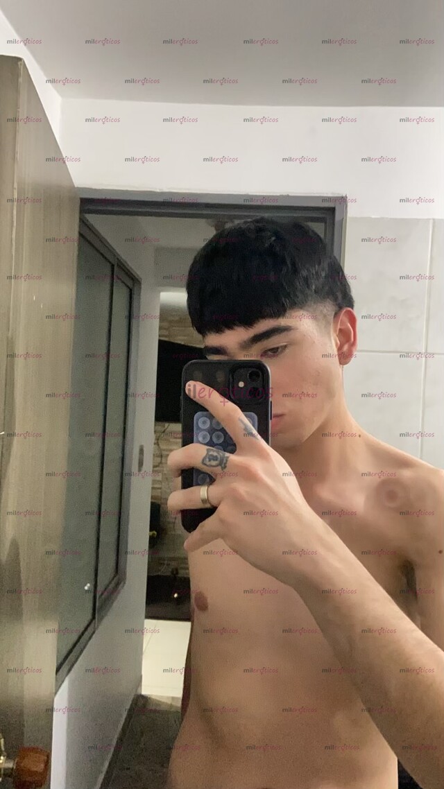 FOTOS DE JOVEN LATINO 18 AÑOS DISPUESTO A TODO INFO:3216856038