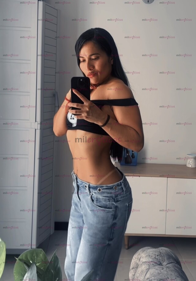 FOTOS DE FLACA TOTALMENTE NATURAL, CUERPO ARMONIOSO TODO PROPORCIONADO.