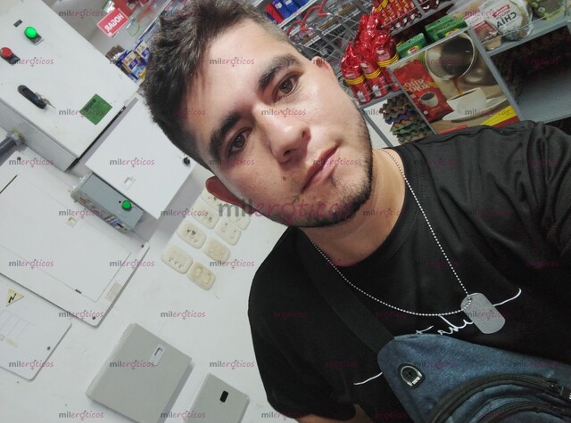 FOTOS DE TENGO 22 AÑOS, SOY FULL ACTIVO, ME MIDE 15 CM, PESO 89 KILOS