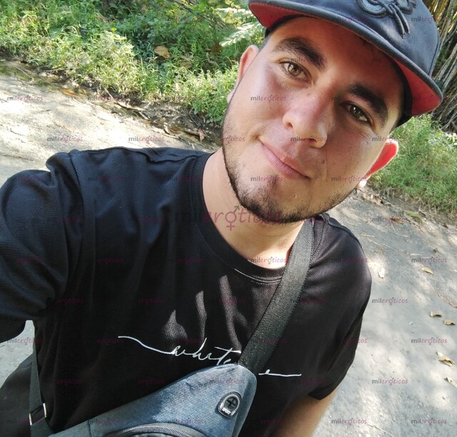 FOTOS DE TENGO 22 AÑOS, SOY FULL ACTIVO, ME MIDE 15 CM, PESO 89 KILOS