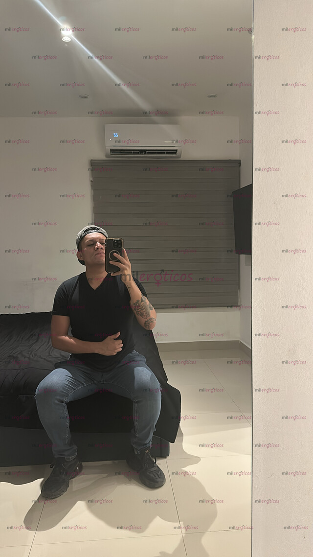 FOTOS DE POLICÍA BISEXUAL ACTIVO, DISCRETO Y CACHONDO