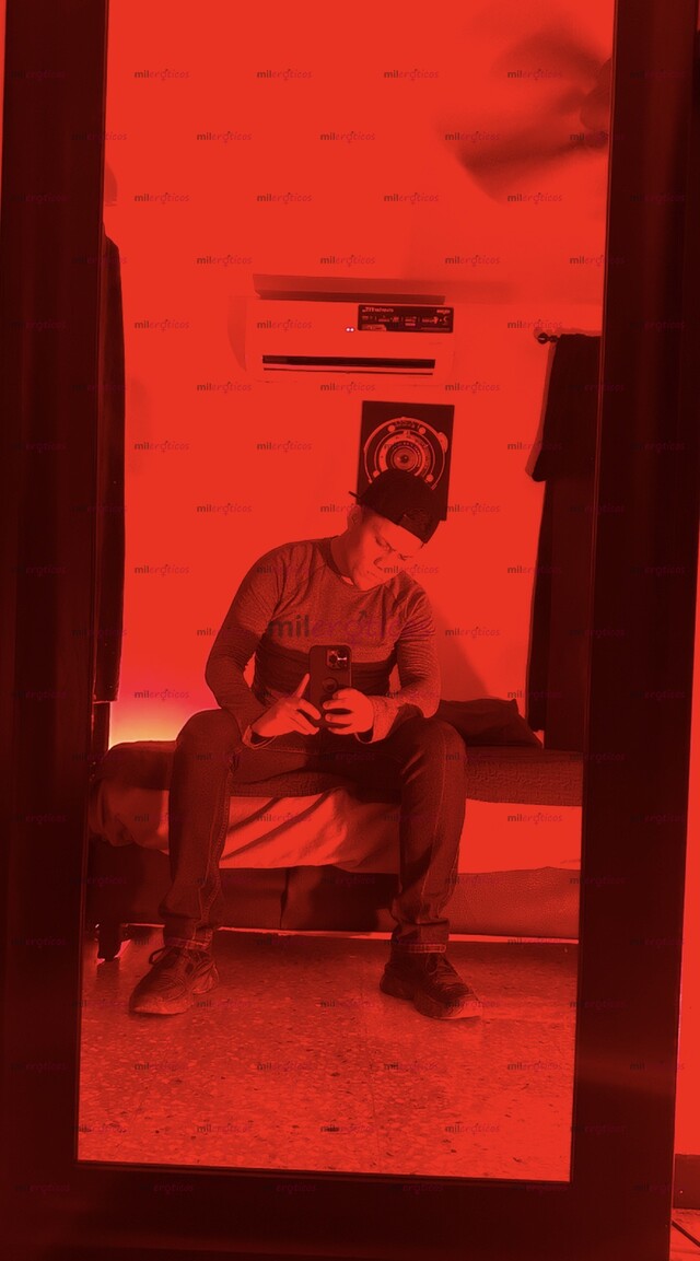 FOTOS DE POLICÍA BISEXUAL ACTIVO, DISCRETO Y CACHONDO