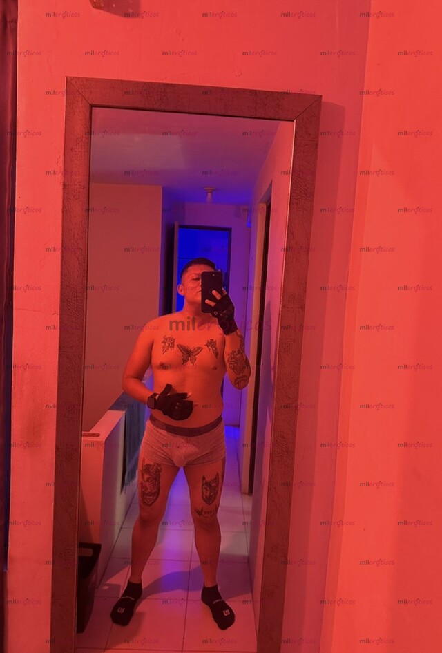 FOTOS DE POLICÍA BISEXUAL ACTIVO, DISCRETO Y CACHONDO