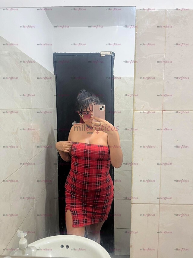 FOTOS DE HERMOSA MORENA, NINFÓMANA, COMPLACIENTE