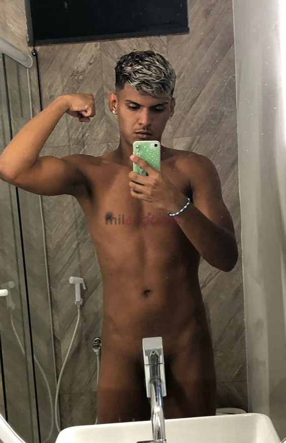 Moreno paraense ativo liberalcom 21 cm de pica grossa gosto de chupar cu e ser chupadosou carinhoso ativo e gente boatenho local na savassisou muito g...