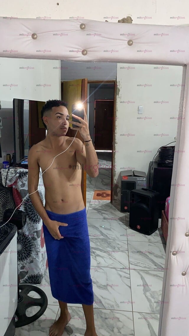 FOTOS DE CHICO DELGADO SUMISO TRAGÓN MUY COMPLACIENTE