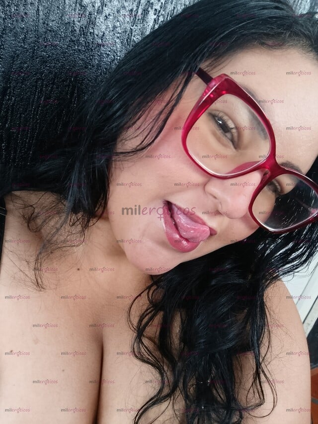 FOTOS DE MI VAGINA HINCHADA PIDE MUCHA VERGA DURA Y CARGADA DE LECHE