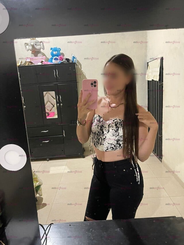FOTOS DE SEXY MONA CON GANAS DE SACARTE TODA TU LECHE CALIENTICA