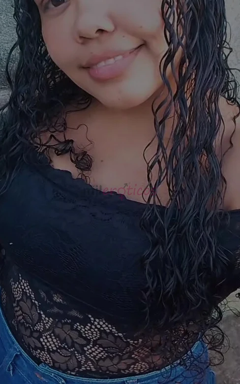 Gosto de sair sou educada simpatica se me conhecer n vai se arrepender eu garanto cabelos cacheados preto sou baixa n uso muita maquiagem pele parda u...