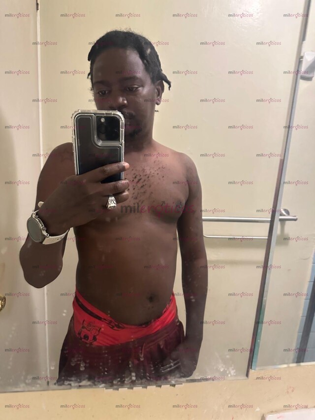 FOTOS DE NEGRO ELEGANTE PRESENCIA QUE SE SIENTE 2. CABALLERO OSCURO DISCRECIÓN Y